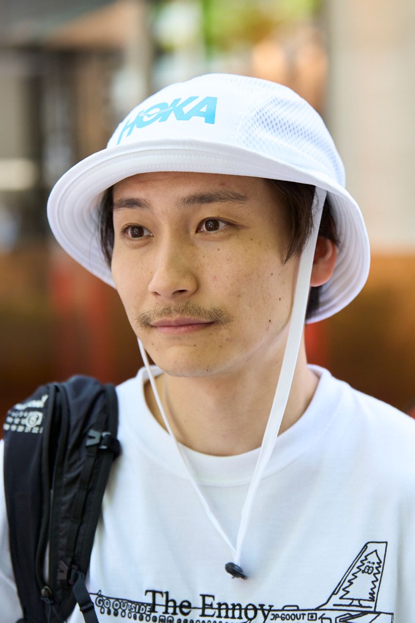 白・茶・緑……“インディゴじゃないほう”の「リーバイス」も超有能！お手本コーデをスナップで - 8枚目の画像