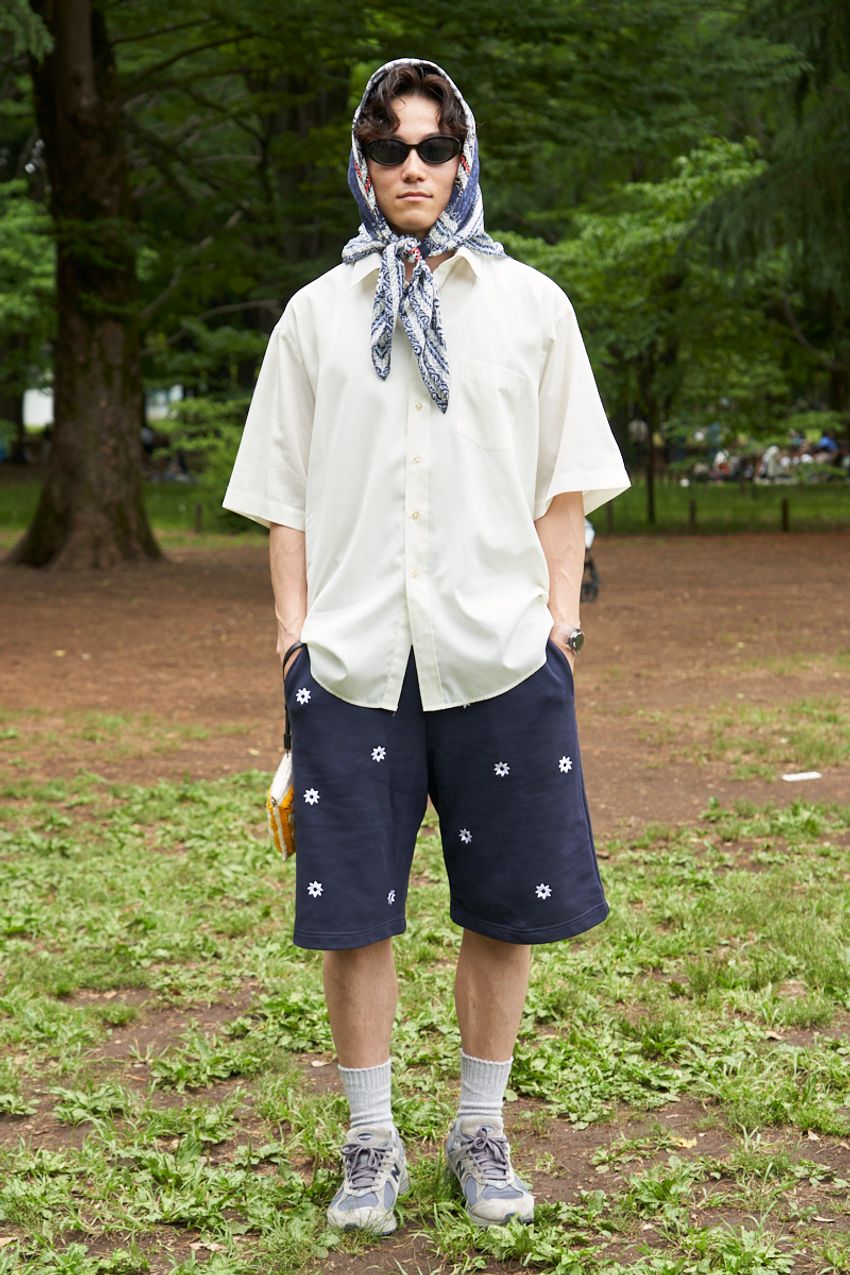 “柄パン”が主役を張るシーズン到来！街の大人たちはどうコーデした？スナップでチェック - 6枚目の画像