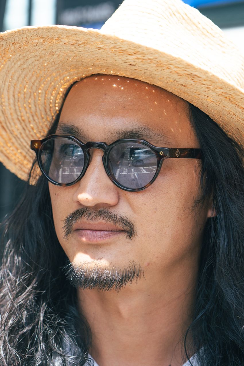 人気上昇中「白のワントーンコーデ」。シンプルになりすぎない着こなしテクニックを街角スナップで！ - 7枚目の画像