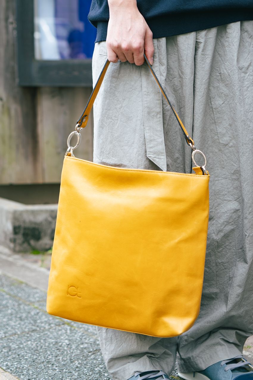 ポロシャツはゆったり派？ きっちり派？ 着こなしの妙で表情をガラッと変えた3人 - 3枚目の画像