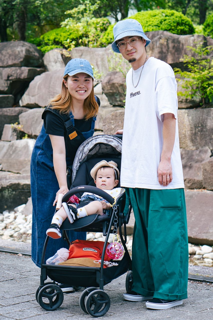 Tシャツもシャツも“白”が万能！ 白トップスでカラーパンツを引き立てたコーデ好例3選 - 5枚目の画像