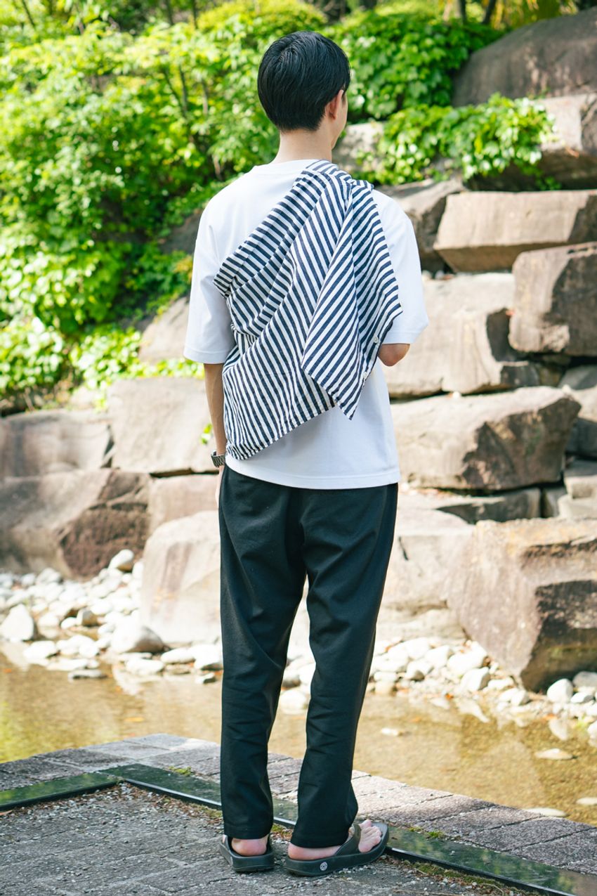 ユニクロの白Tは夏に“リピ買い”必須説をスナップで実証。JKT、シャツ、もちろん1枚でもキマる！ - 3枚目の画像