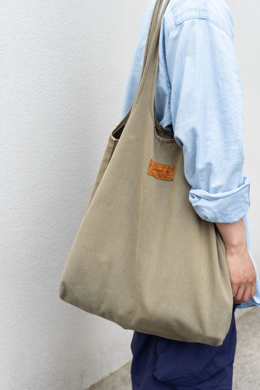 「シャツの着こなし必勝法」その秘訣は“袖捲り“の匙加減にあり！街の洒落者たちが実証 - 11枚目の画像