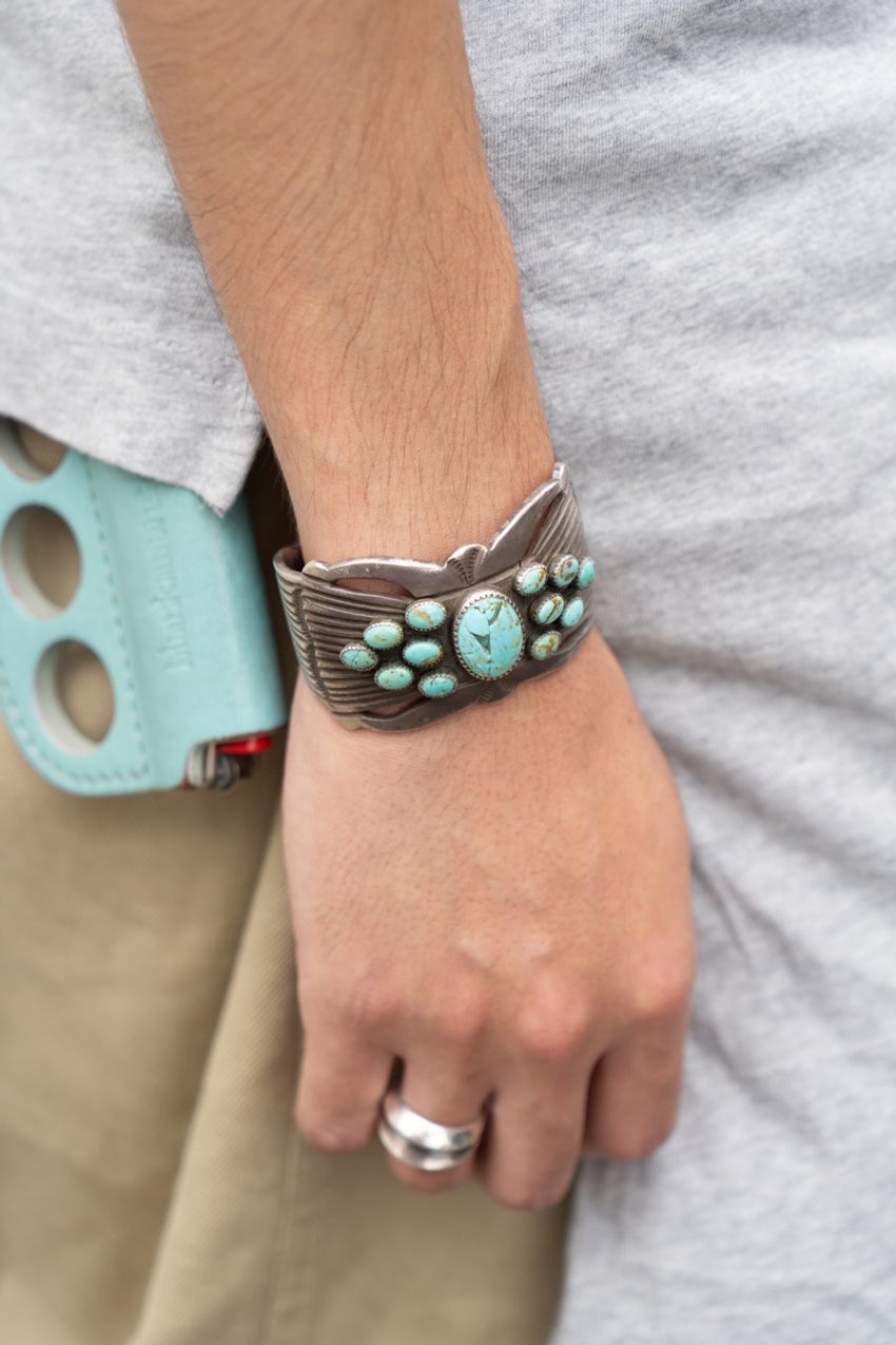 ユニクロ、マルニetc.人気の“ベージュ”パンツ、洒落者たちが選んだ“ディッキーズ以外”の選択肢 - 9枚目の画像