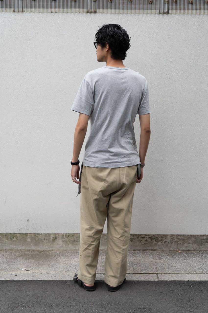 ユニクロ、マルニetc.人気の“ベージュ”パンツ、洒落者たちが選んだ“ディッキーズ以外”の選択肢 - 10枚目の画像