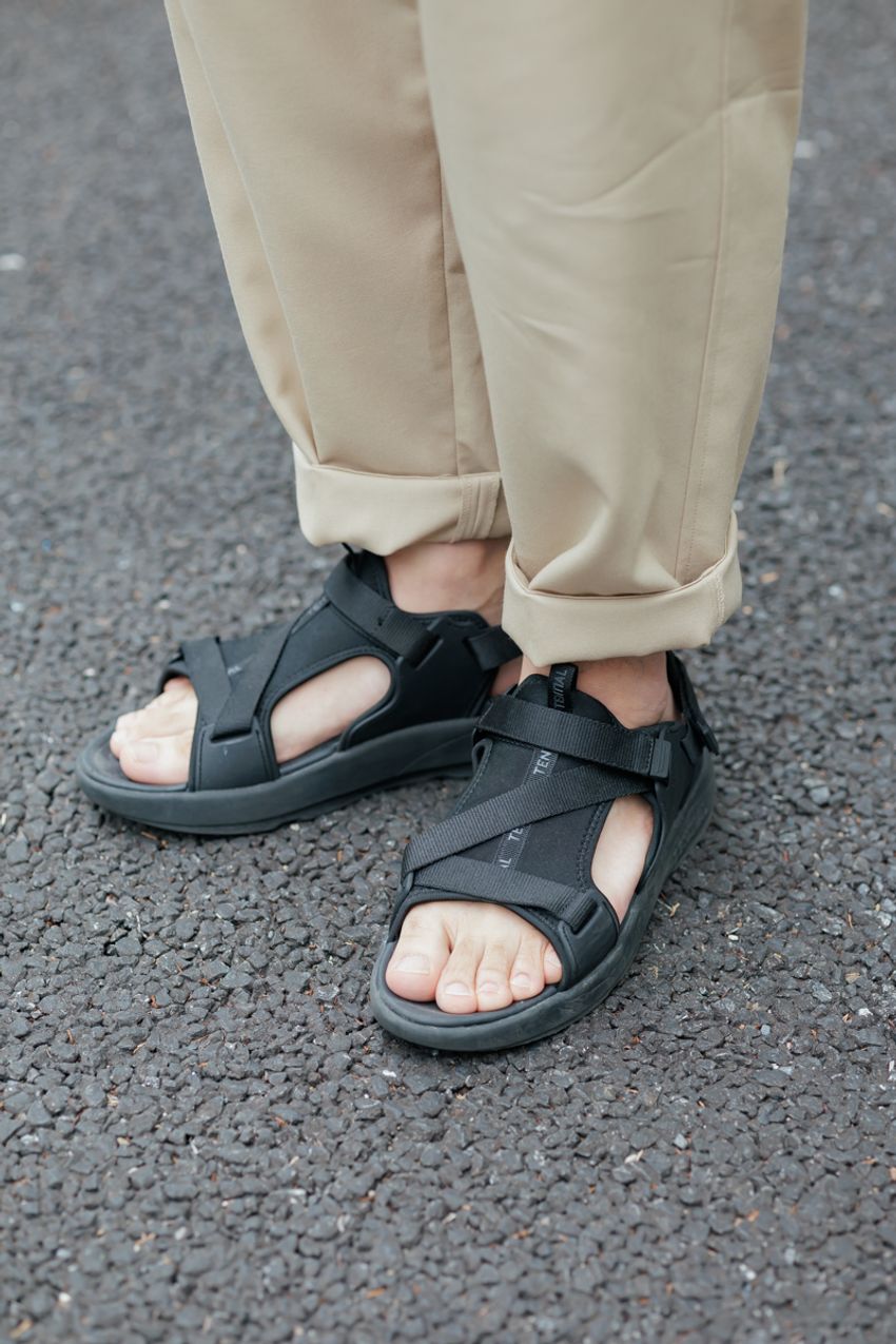 初夏を彩る「柄シャツ」コーデ3選！洒落者たちの愛用ブランドをコーデとともに - 5枚目の画像