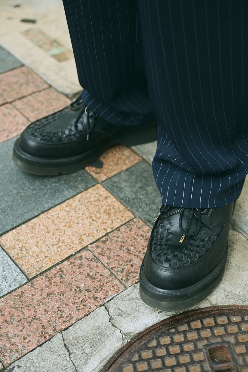 「オリーブ」カラーは大人にこそ似合う。3人が装いに馴染ませたアイテムはパンツ、バッグetc. - 12枚目の画像