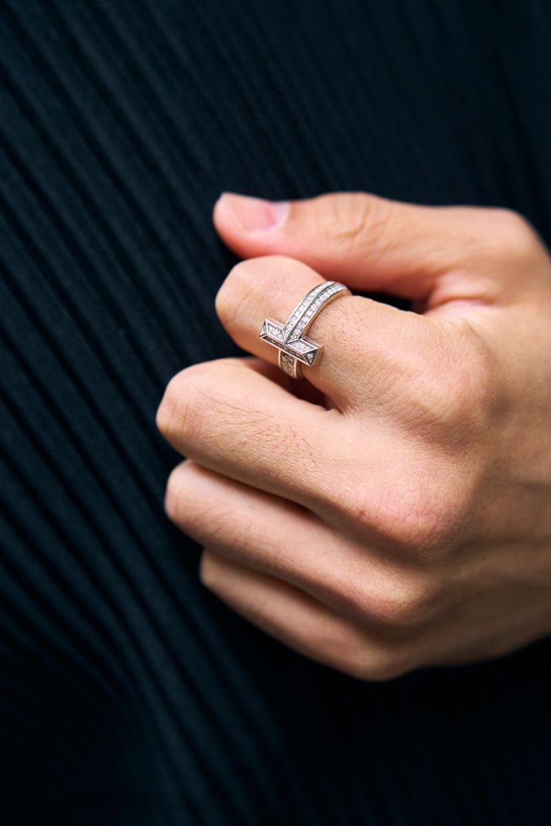 プリーツプリーズイッセイミヤケのニットコーディネート | 250527-0640-25 ドユン・キム 6枚目の写真