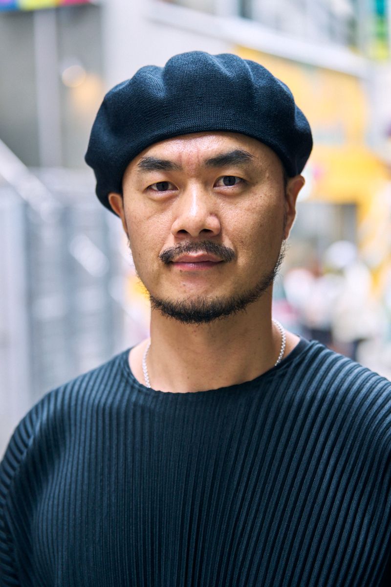 プリーツプリーズイッセイミヤケのニットコーディネート | 250527-0640-25 ドユン・キム 2枚目の写真