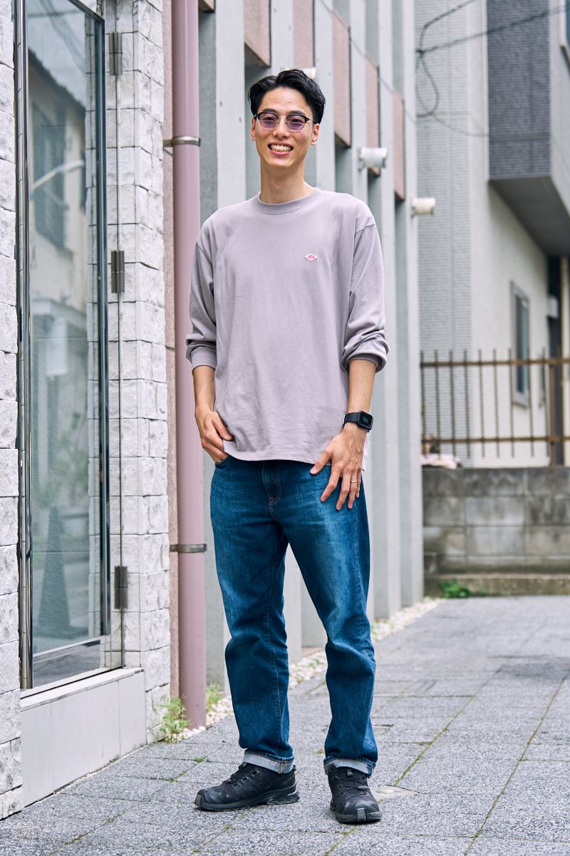 Tシャツ ダントン  デニム ユニクロ  シューズ サロモン  眼鏡 タケオキクチ  腕時計 アップル