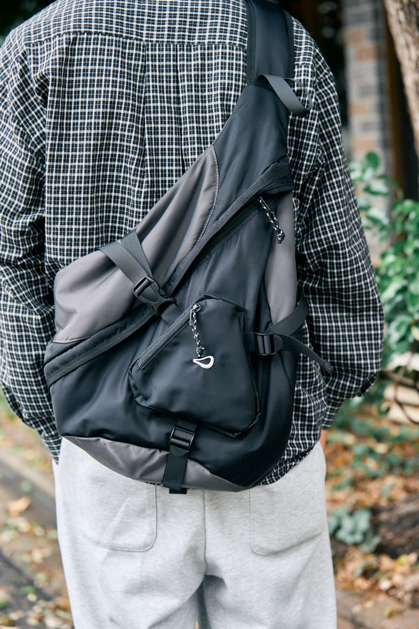 街の洒落者が取り入れた「ユニクロ：シー」のパンツ3選！スウェット、ワイドパンツetc. - 4枚目の画像