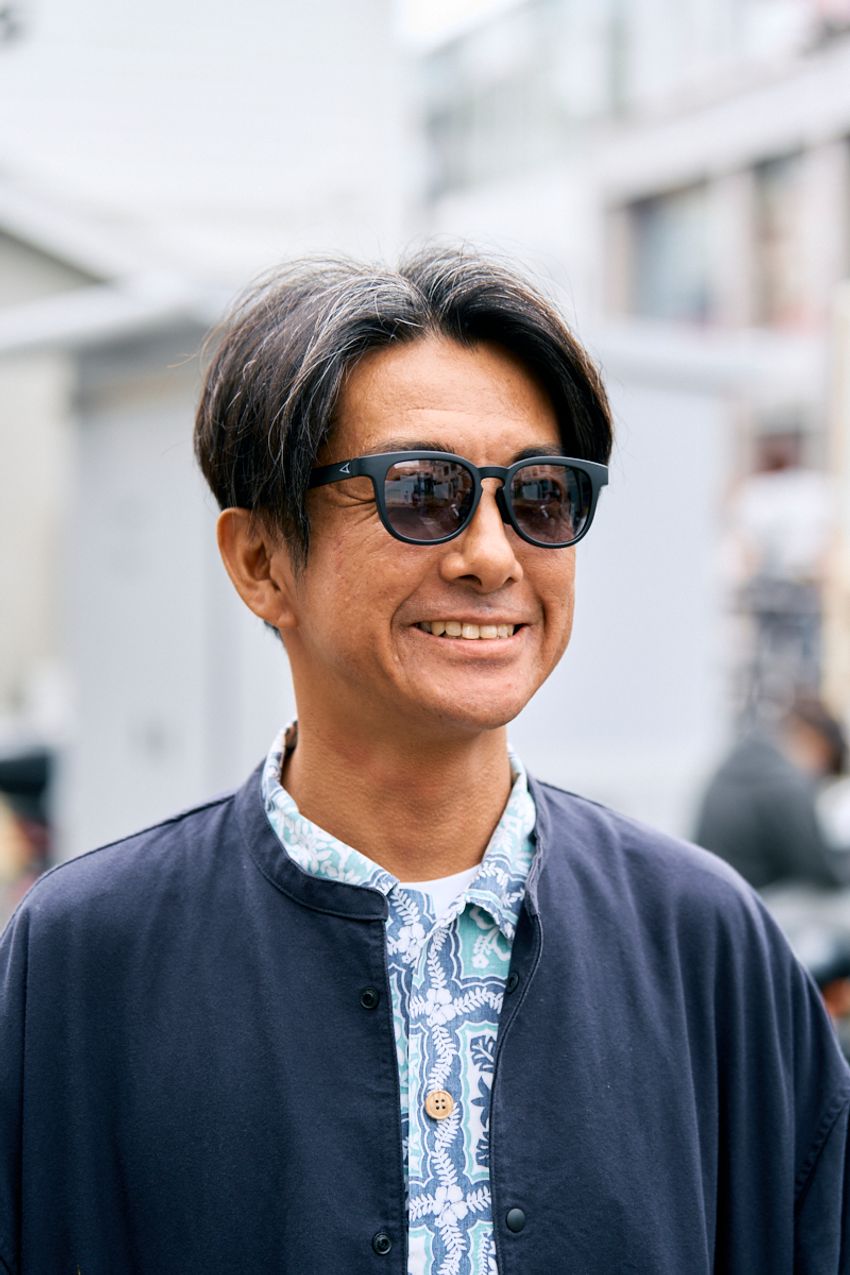 【40代】白髪を活かしたヘアスタイルの好例3選！清潔感のあるミディアム派を招集 - 3枚目の画像