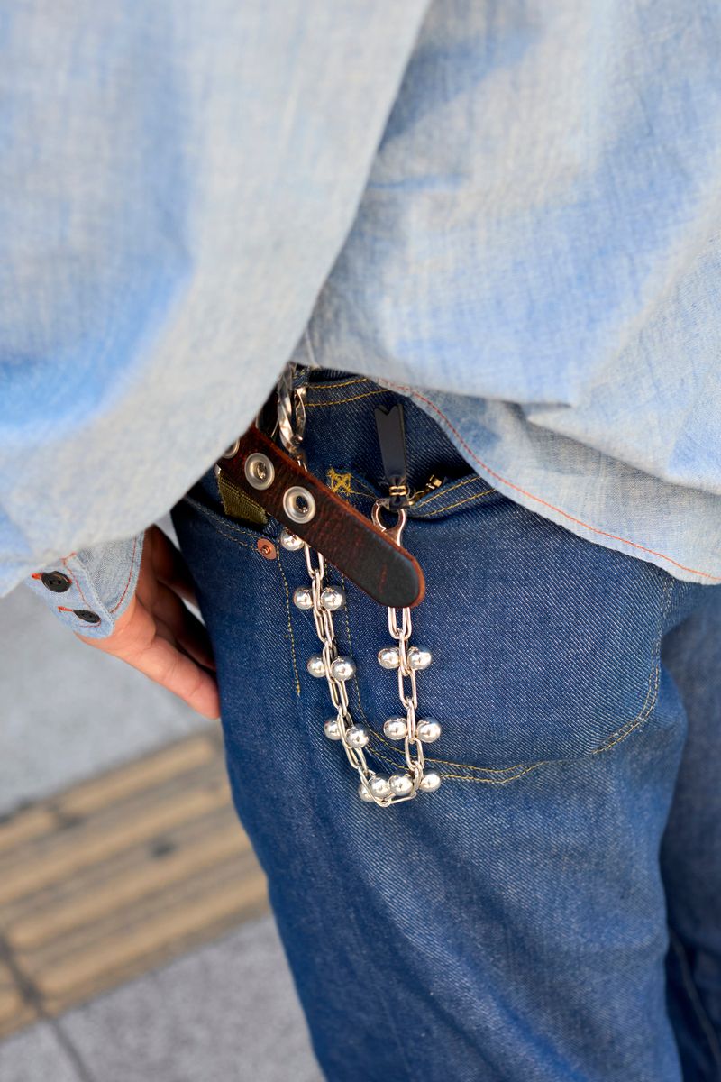 ネセサリーオアアンネセサリーのシャツコーディネート | 250529-0750-28 AGARiEMOTiON 3枚目の写真