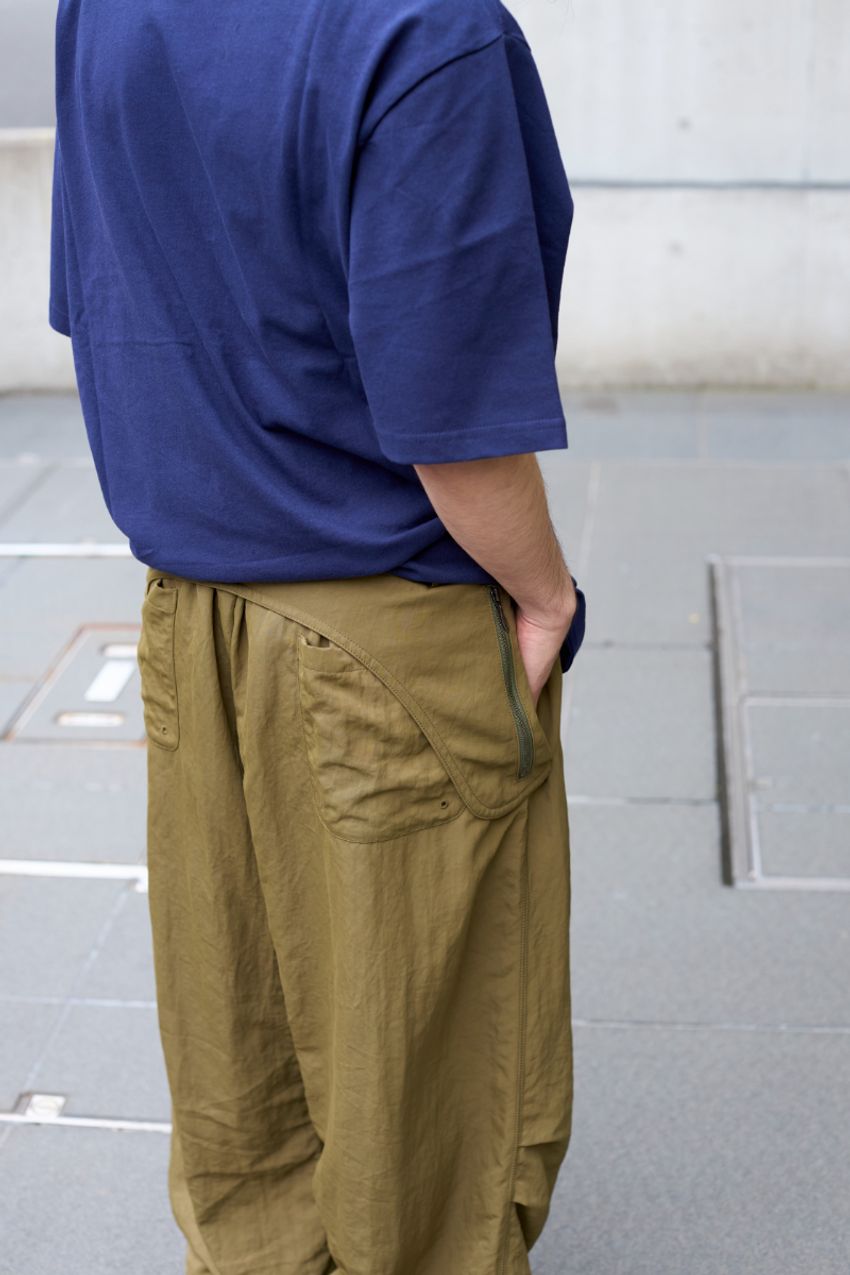 Tシャツのシーズン急到来！遊び心ある“グラフィックT”、洒落た大人の着こなし術をスナップで - 7枚目の画像