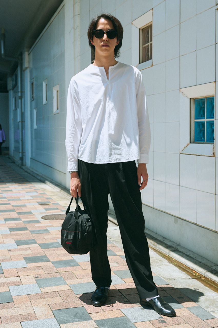 周りと被りがちな“白シャツ”コーデを差別化した3名の洒落者たち！実践したテクニックを分析 - 6枚目の画像