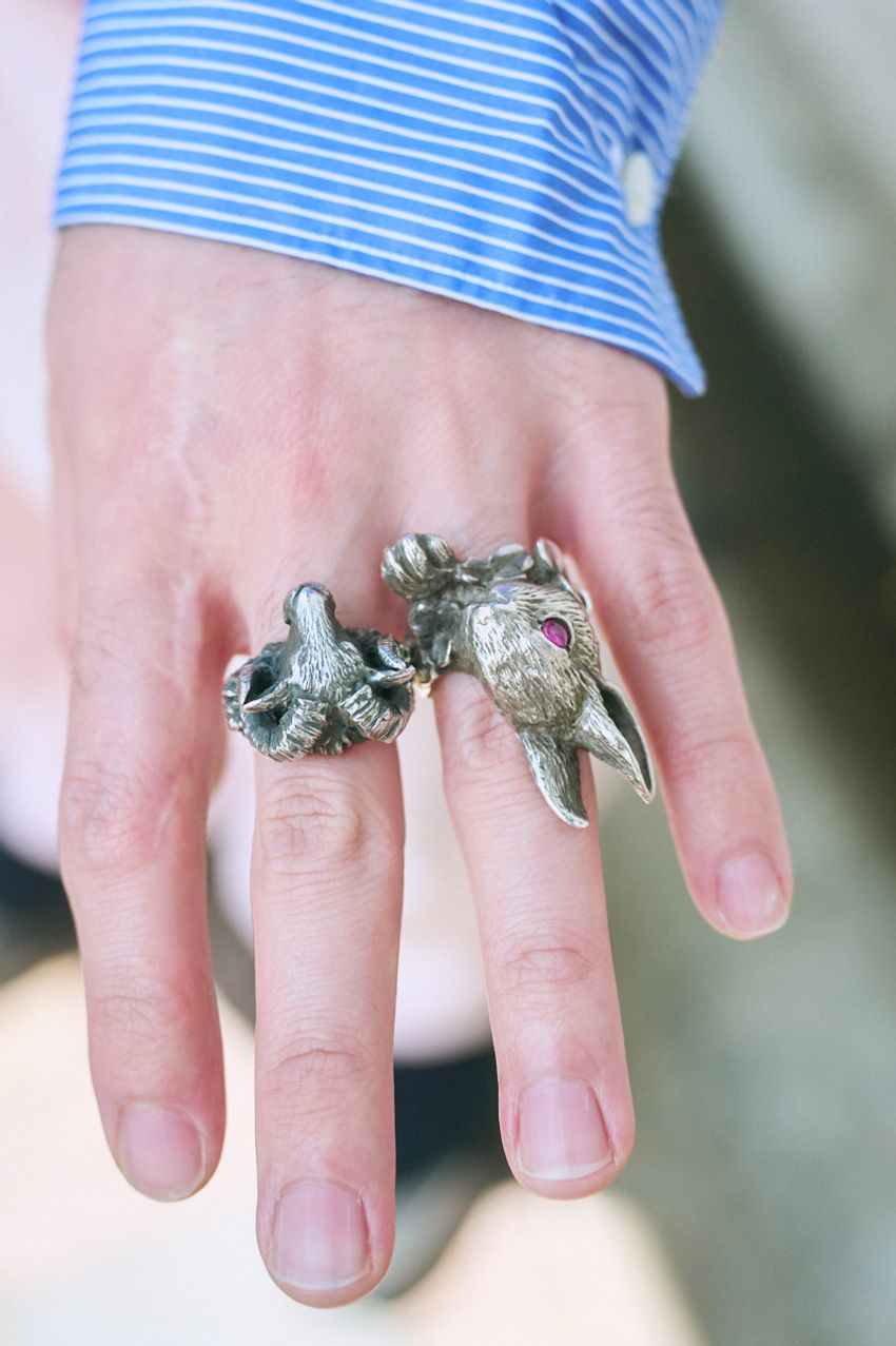 夏本番も活躍間違いなしの「青シャツ」コーデ3選。洒落者たちのひと工夫をスナップで学習 - 12枚目の画像