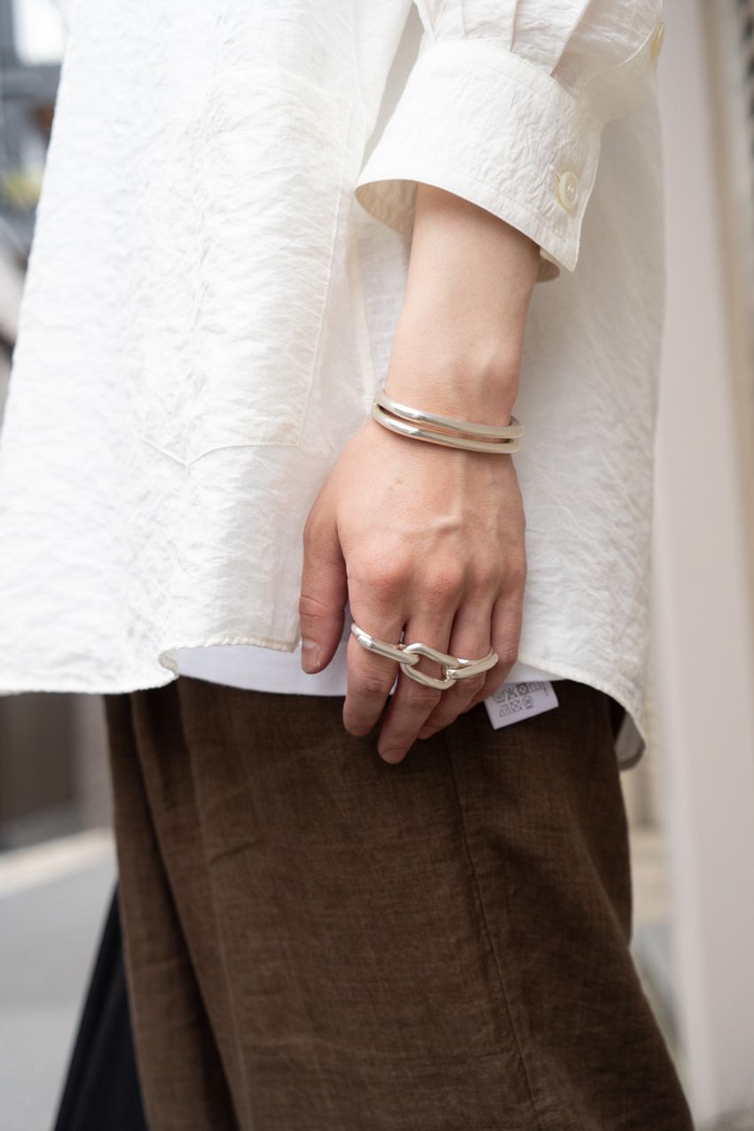 周りと被りがちな“白シャツ”コーデを差別化した3名の洒落者たち！実践したテクニックを分析 - 4枚目の画像