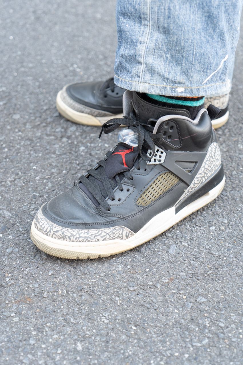 ダメージジーンズを“ダメ”にしない着こなし方法！街で見つけた洒落者3選 - 3枚目の画像