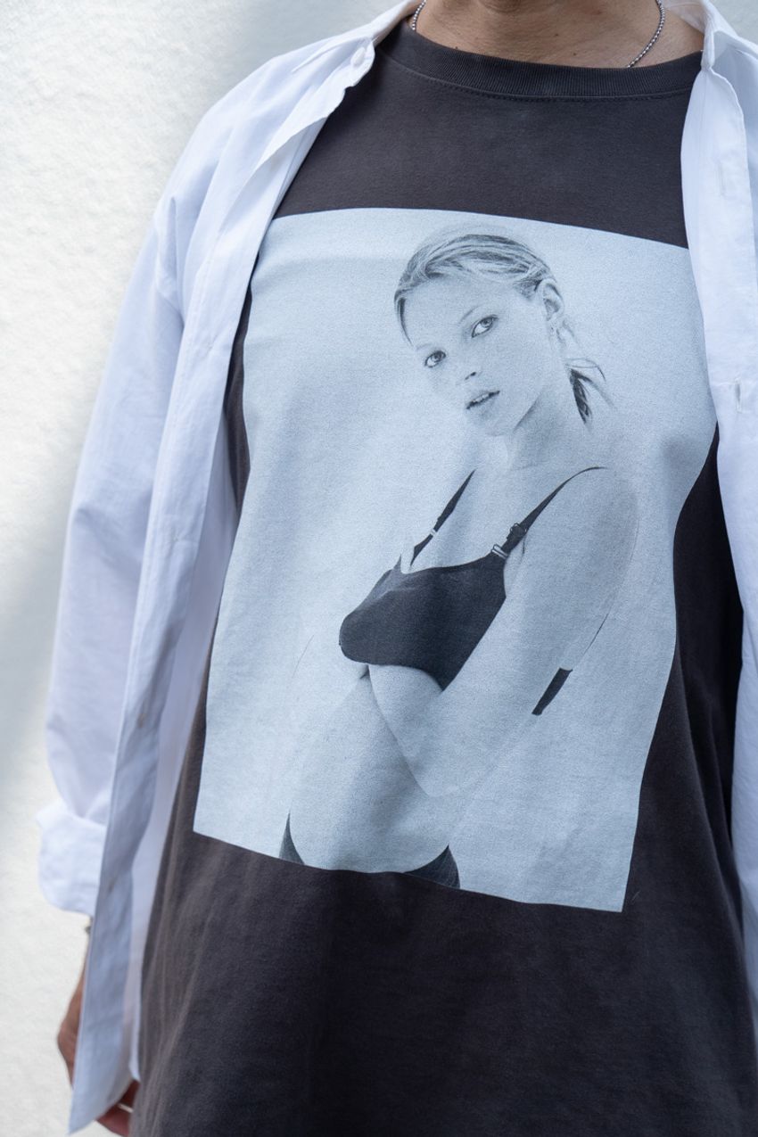 Tシャツのシーズン急到来！遊び心ある“グラフィックT”、洒落た大人の着こなし術をスナップで - 4枚目の画像