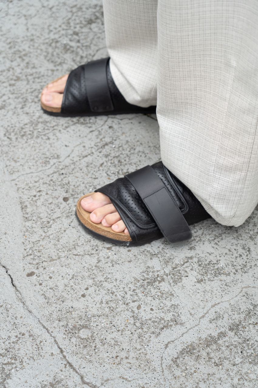 サンダルシーズン本番！最新版”ビルケン”コーデ3選を街角スナップで。人気モデルは…… - 3枚目の画像