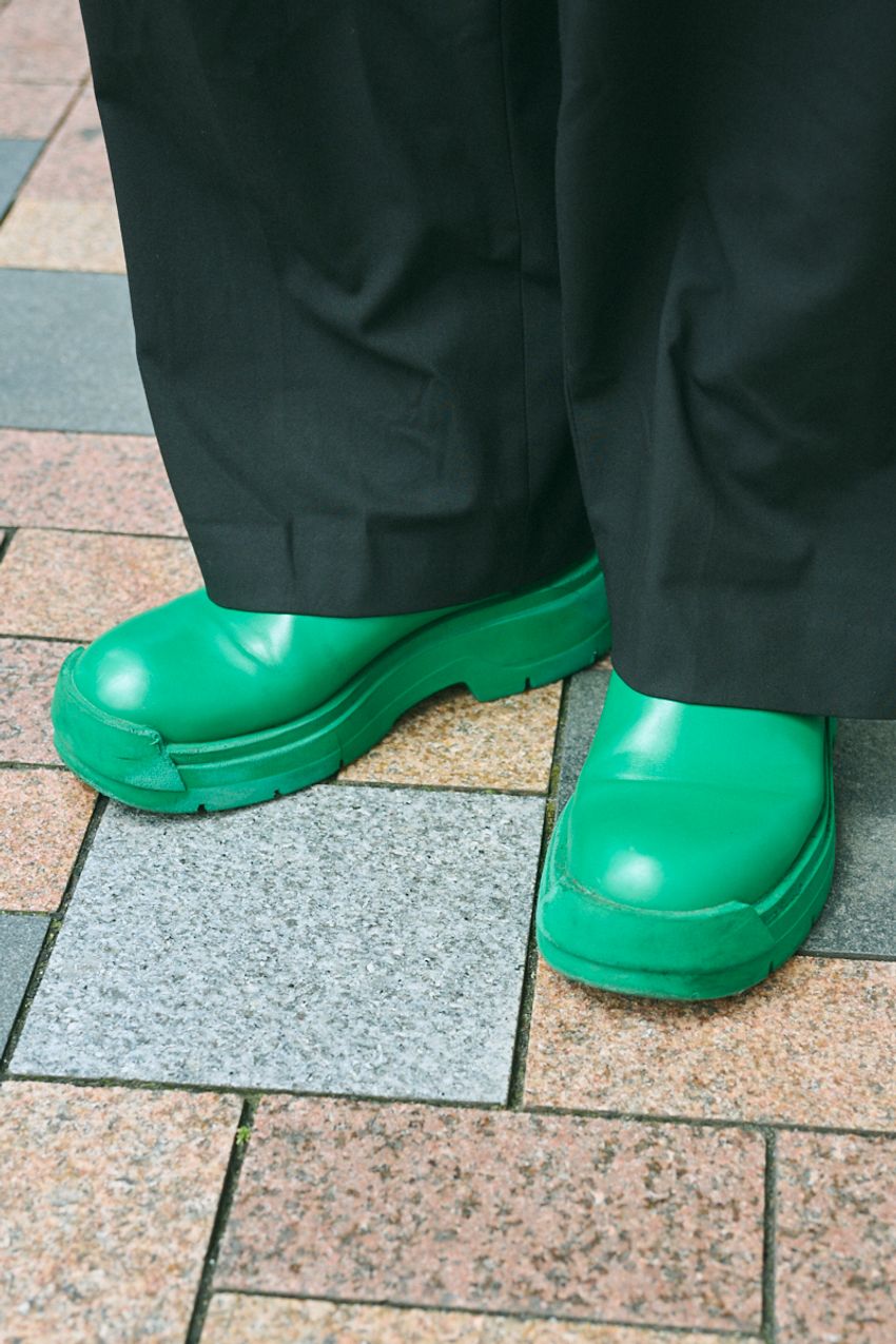 ビシっと締まる黒Tシャツ。洒落者たちの愛用ブランドは「エンノイ」、「音楽レーベル」そして… - 11枚目の画像