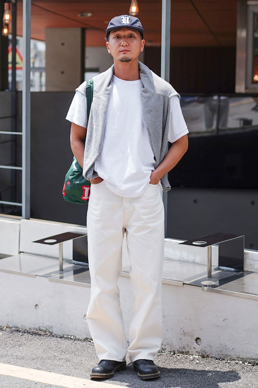 “ボディブランドのTシャツ”って、みんなどう着てる？ 3人のスナップでスタイルチェック - 5枚目の画像