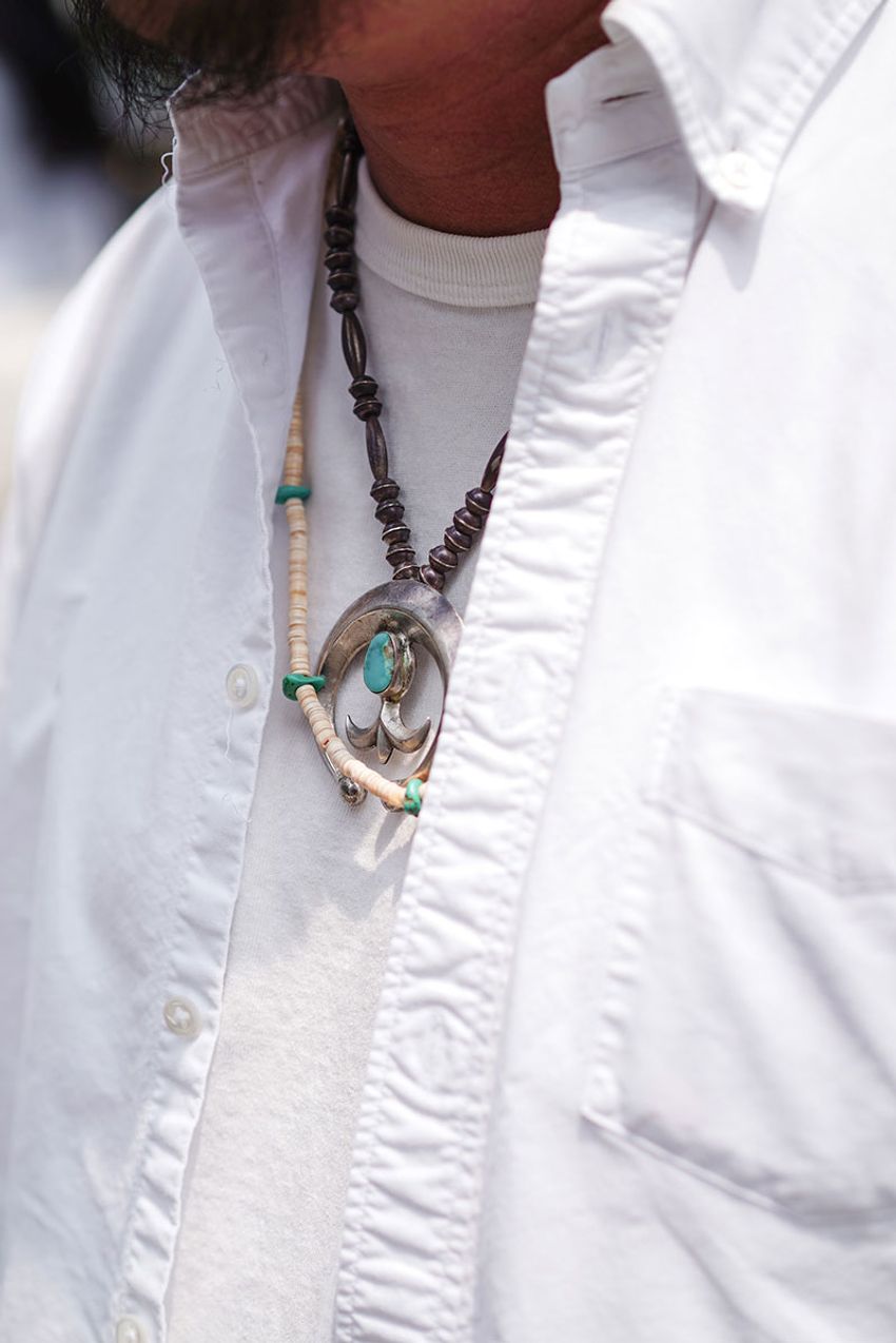 休日の「白シャツ」どう着る？清潔感を程良く感じさせる“不真面目“な良コーデ3選 - 9枚目の画像