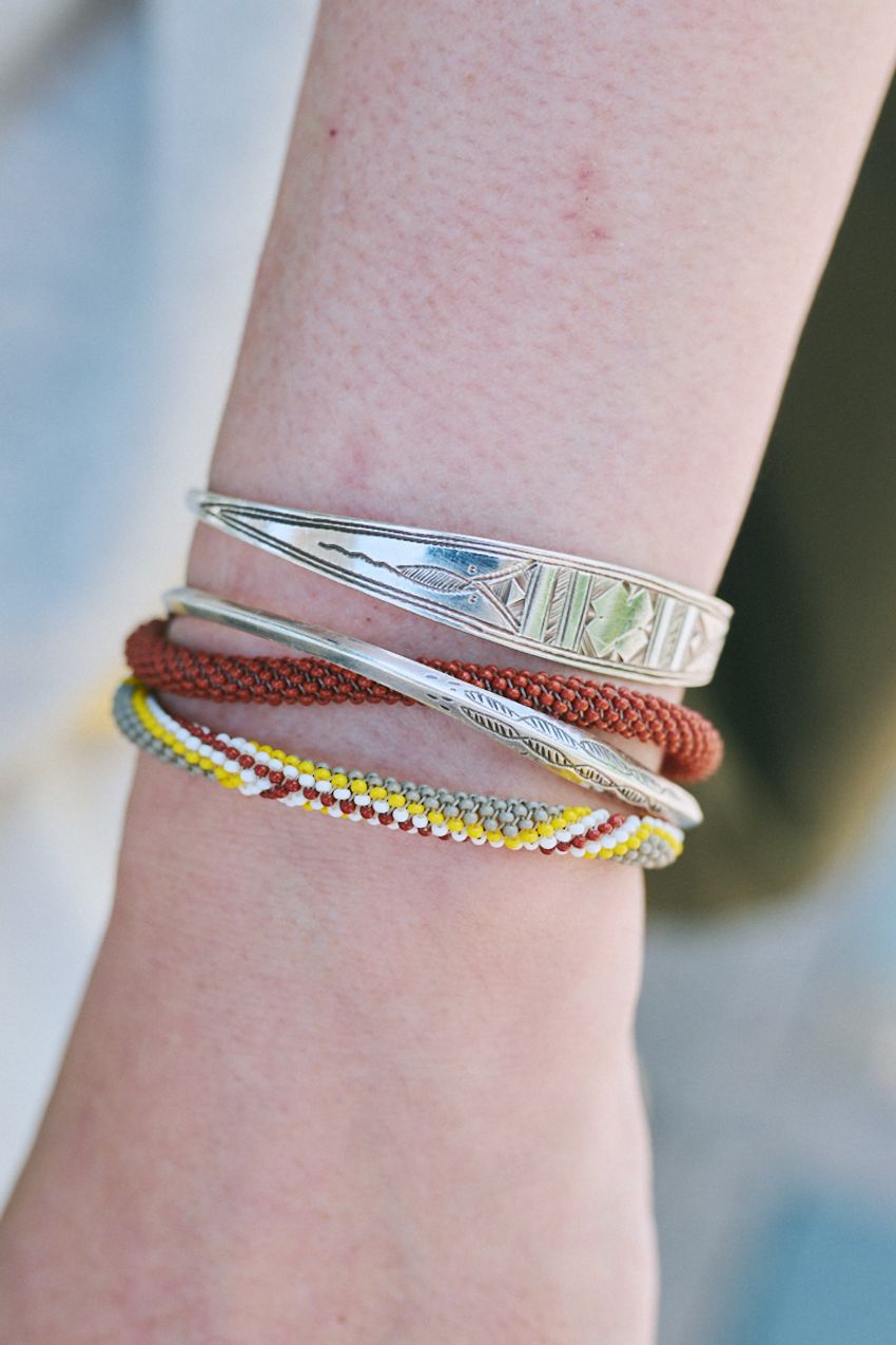 洒落者たちにジワジワキテる「ヘンリーネック」。Tシャツの新たな選択肢をスナップで - 8枚目の画像