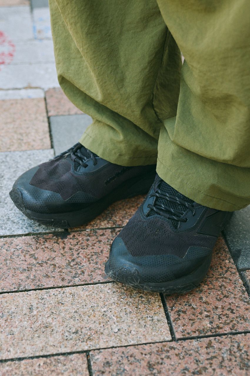 ますます人気上昇中！“カーキ”パンツを夏コーデに取り入れた3名の達人。軽やかに見せるポイントは…… - 5枚目の画像