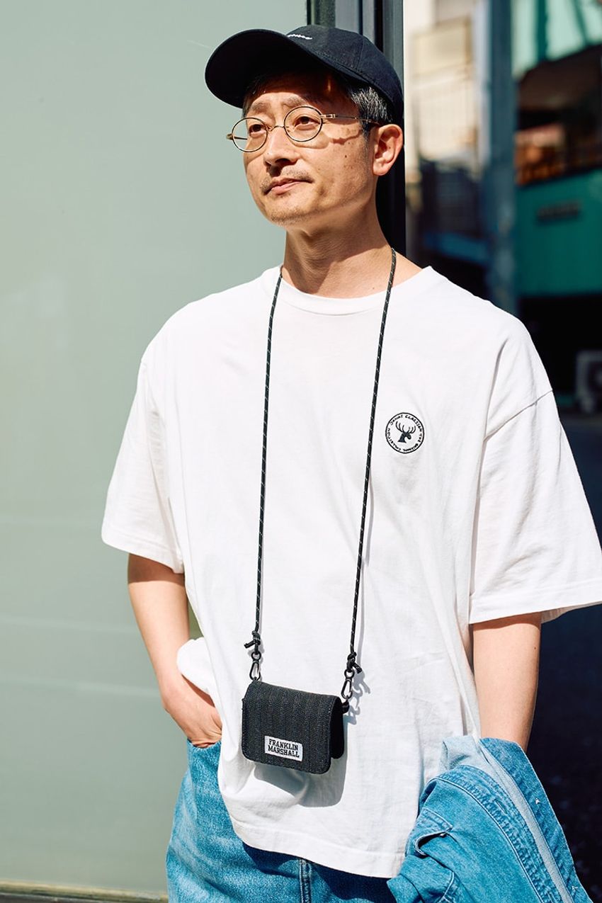 デニムはユニクロを指名！薄色、テーパードetc.洒落た大人の愛用3本をスナップで - 4枚目の画像