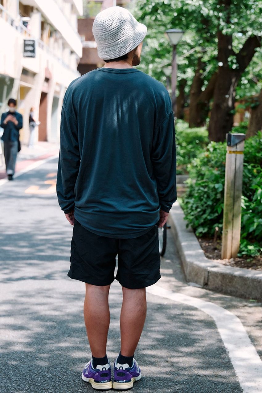 「Tシャツ×ショーツ」真夏の定番コーデはダークトーンでシックが大人に最適！ - 5枚目の画像