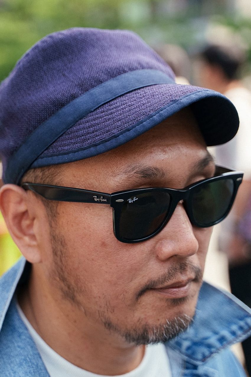 真夏の帽子は“ノース”が高支持。街でハントした大人たちの被り方とコーデ術を紹介 - 4枚目の画像