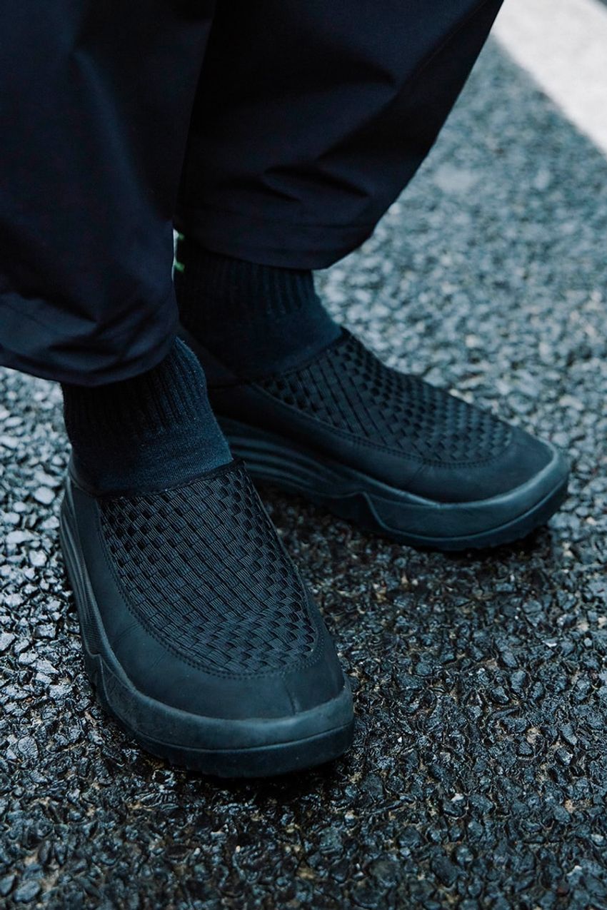 エイトン、シュプリームetc.“パンツのシルエット”で装いの完成度を高めた大人たち3選！ - 3枚目の画像