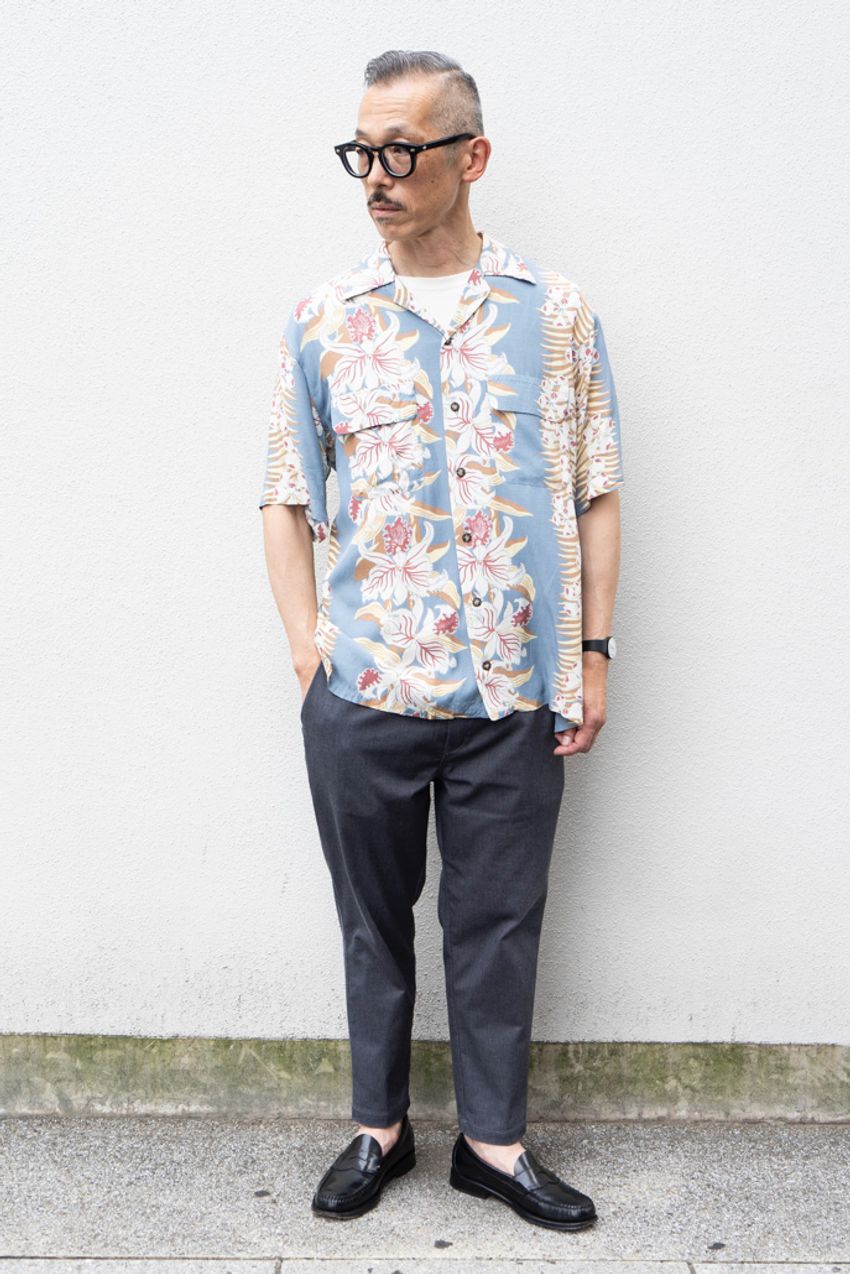 【50代】大人の色気を醸す秘訣は“小物使い”。金時計、スカーフ、メガネetc.選びと合わせが上手い3名 - 10枚目の画像