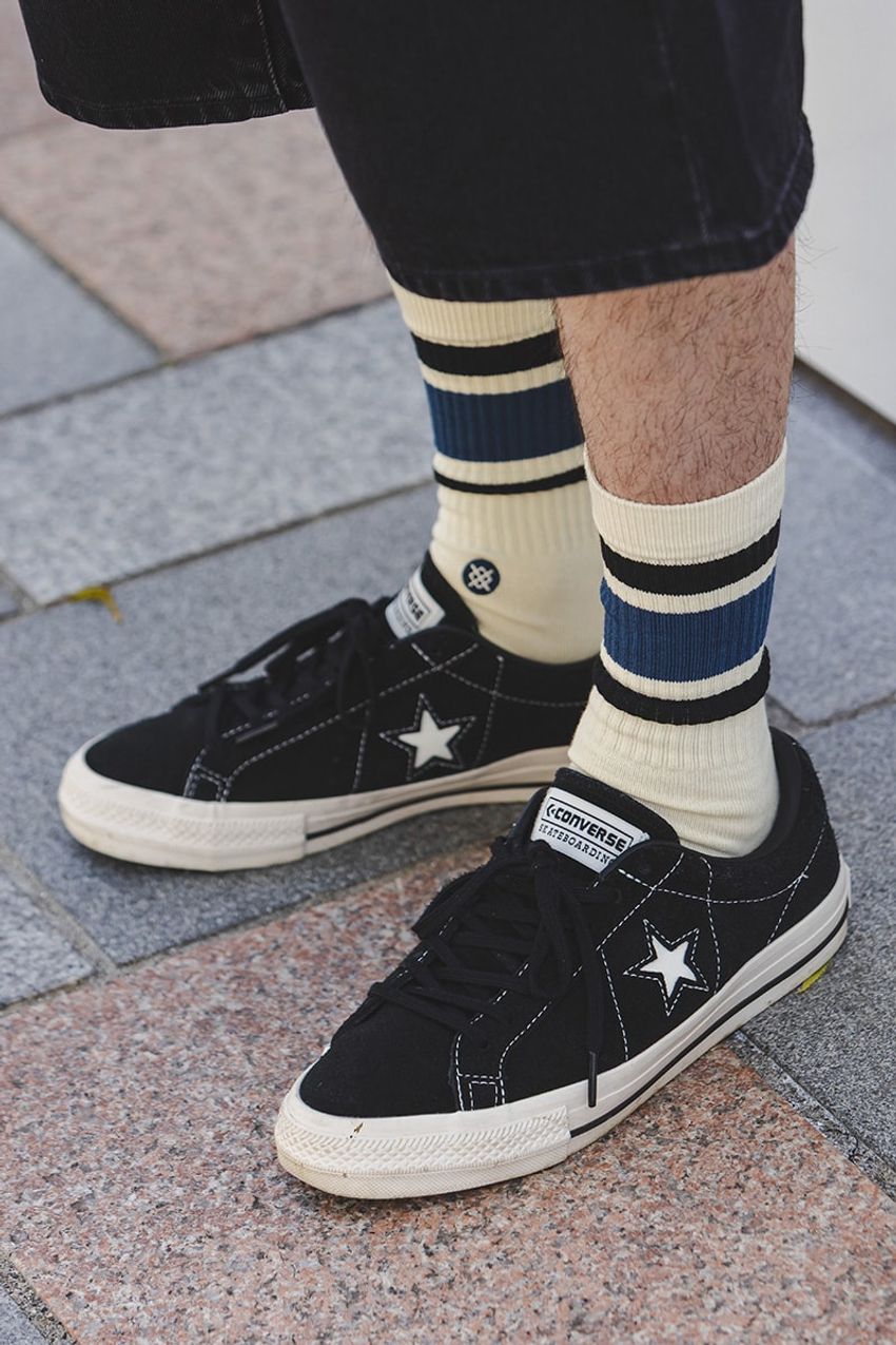 エイトン、シュプリームetc.“パンツのシルエット”で装いの完成度を高めた大人たち3選！ - 7枚目の画像