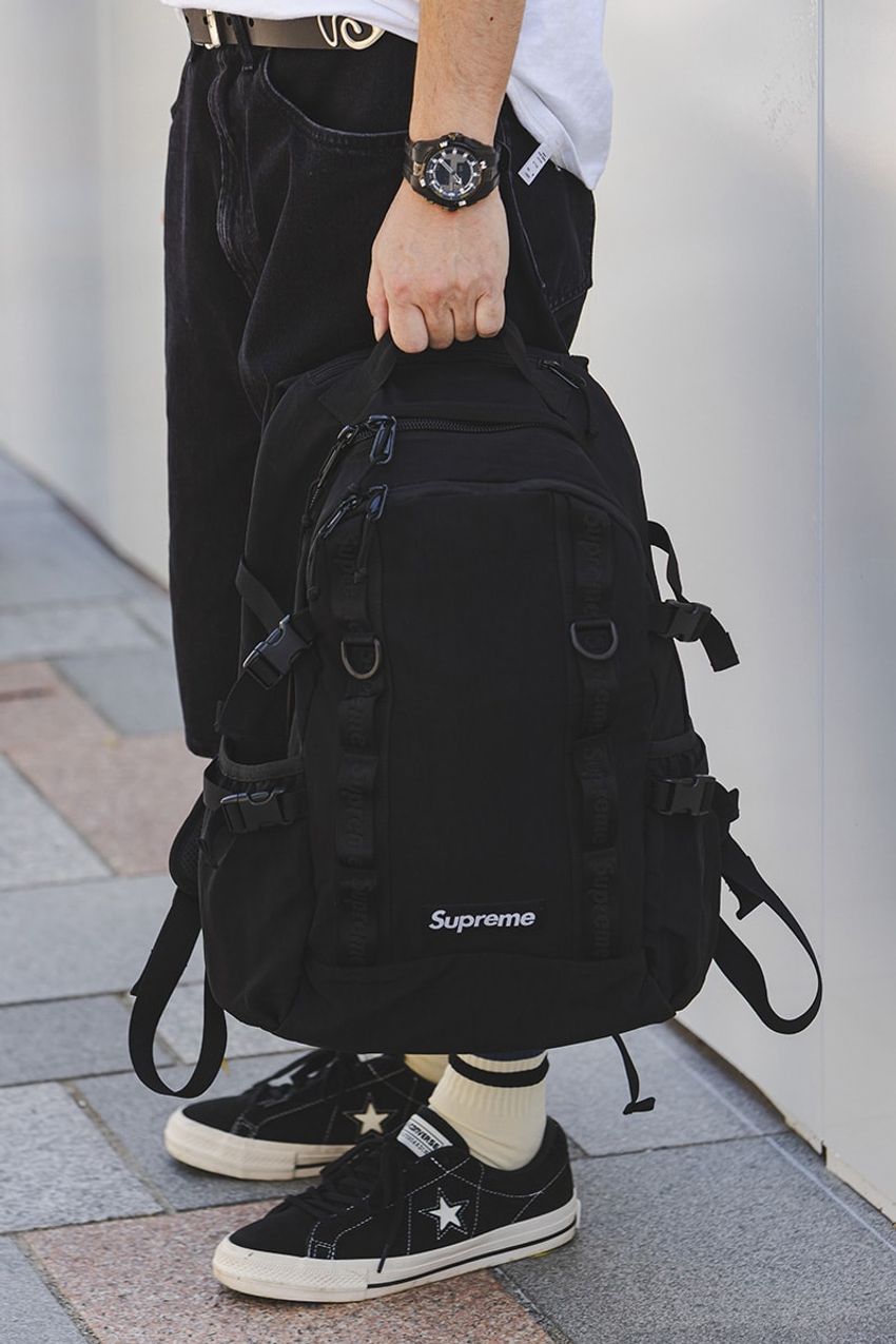 ステイヤングな40代のシュプリーム着こなし3選。小物やパンツで取り入れると上手くいく！ - 4枚目の画像