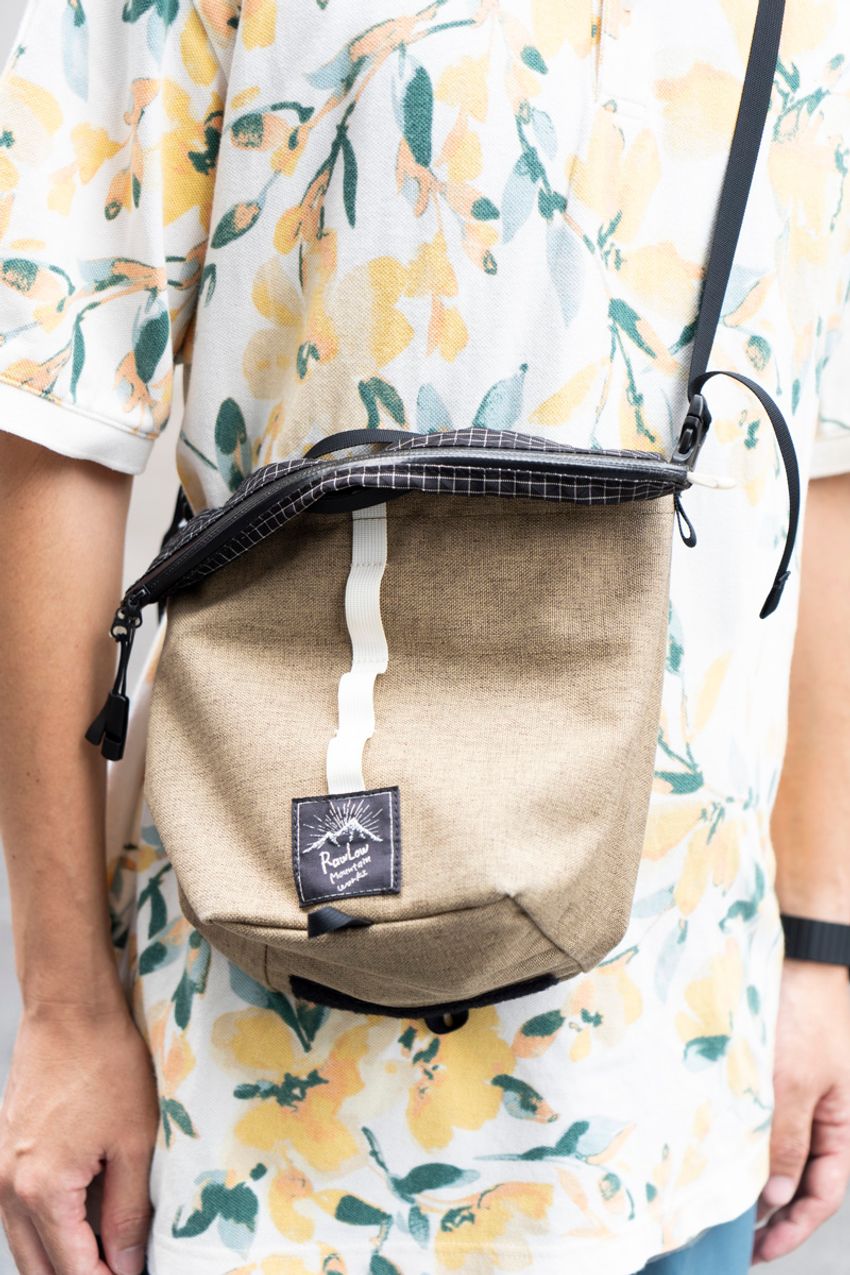 真夏の「GAP」活用法3例をスナップで。洒落た大人が選んだのはポロシャツ、ショーツetc. - 9枚目の画像