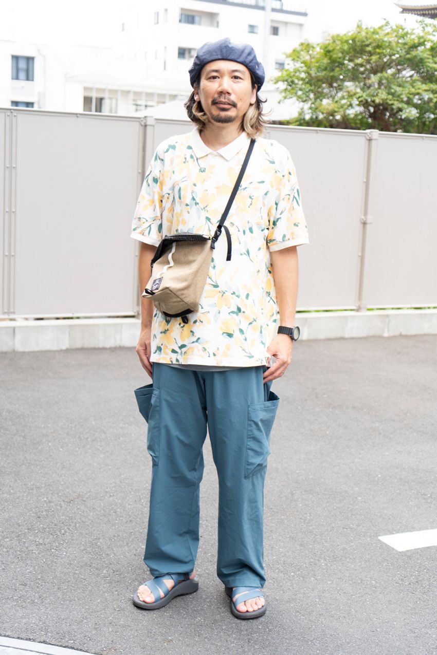 真夏の「GAP」活用法3例をスナップで。洒落た大人が選んだのはポロシャツ、ショーツetc. - 8枚目の画像