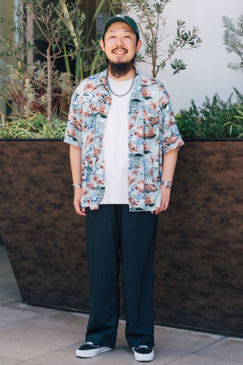 残暑の軽装はキャップで彩りを！“色モノ”を顔まわりに取り入れた3名をスナップで - 2枚目の画像