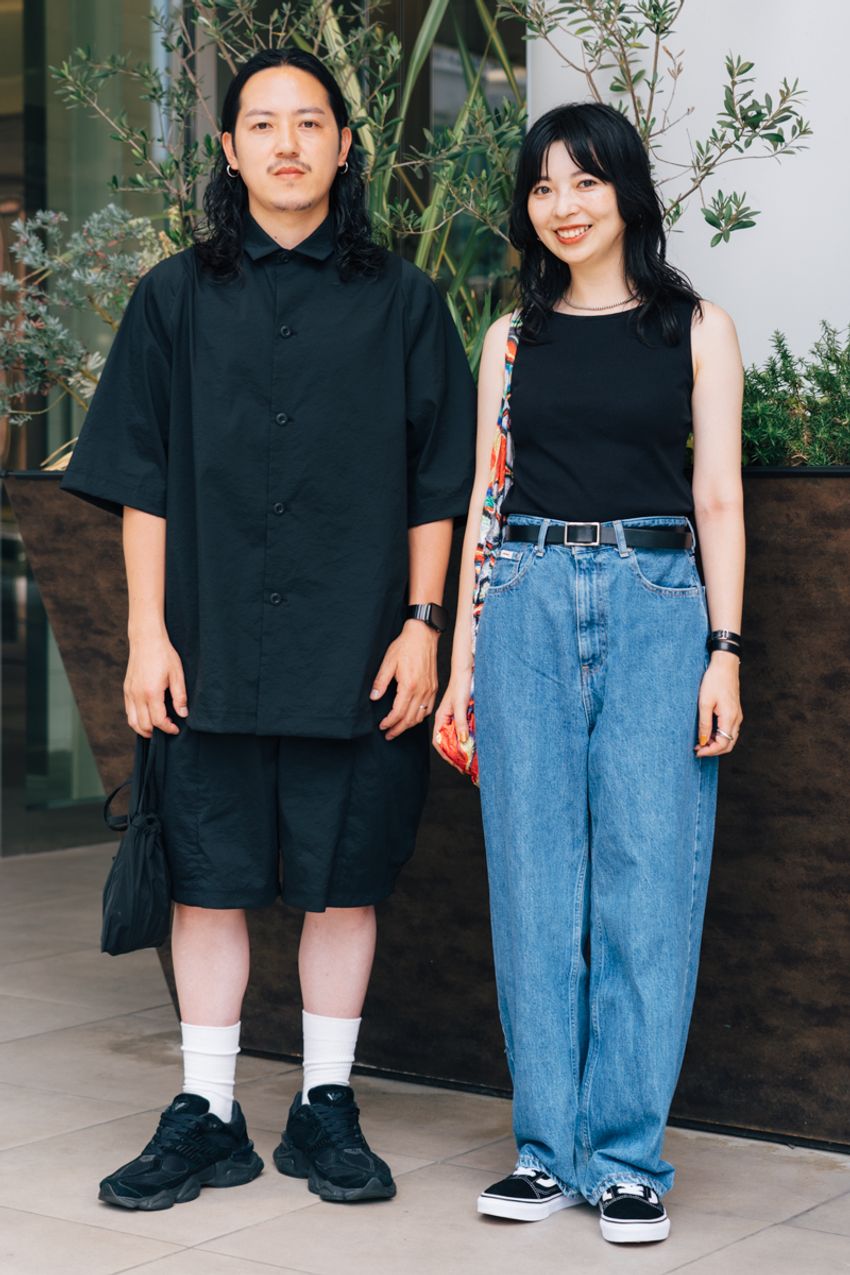 【街角のバッグ事情を調査】さりげなく使える”黒ミニバッグ”が高支持率を得ていた！ - 5枚目の画像