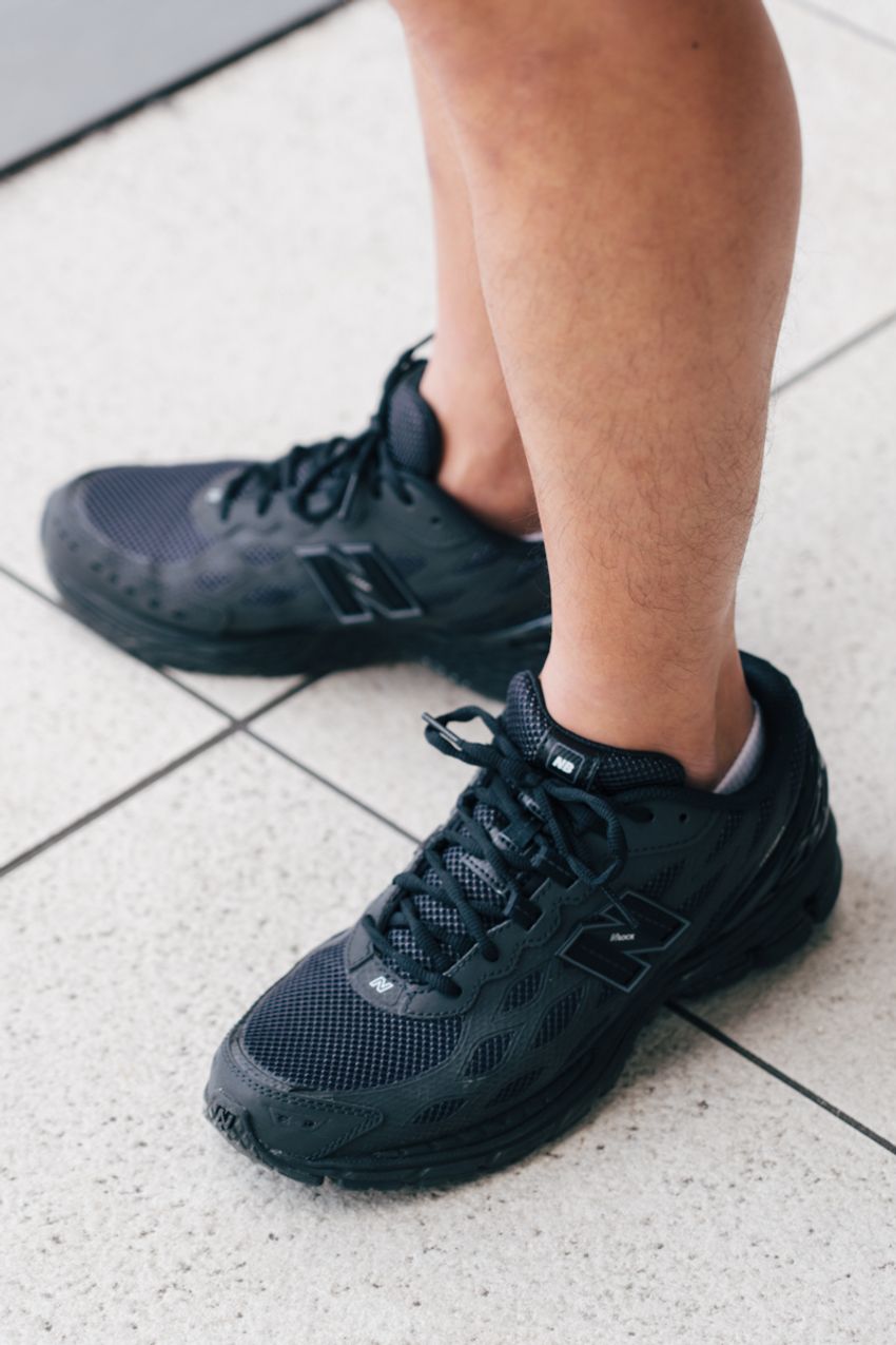 ニューバランスはオールブラック派な3人の大人たち。夏コーデを軽快に見せたコーデ3選 - 5枚目の画像