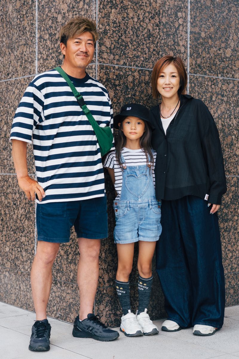 Tシャツ＝ユニクロ