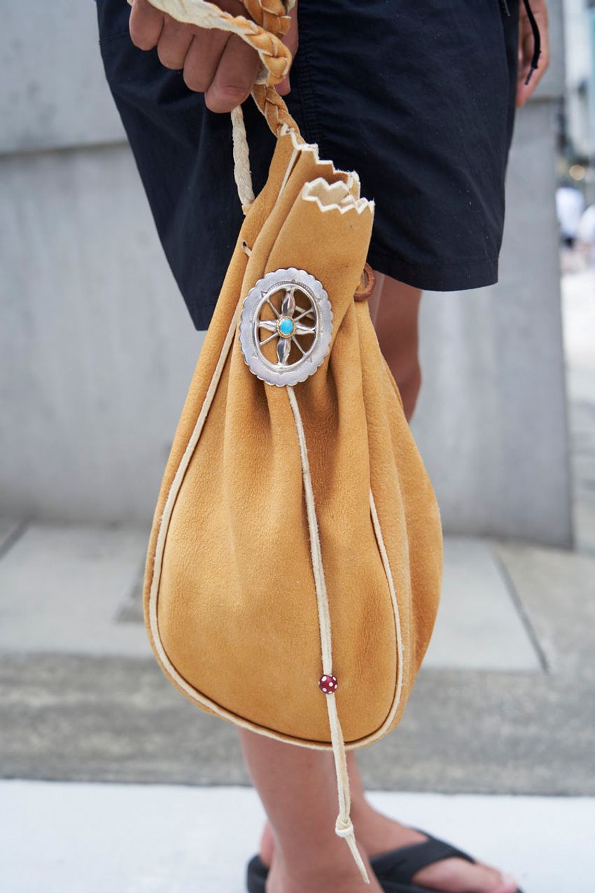 ウーフォスは“黒”がダントツ人気！夏の快適度をアゲるサンダル活用法をスナップで - 3枚目の画像