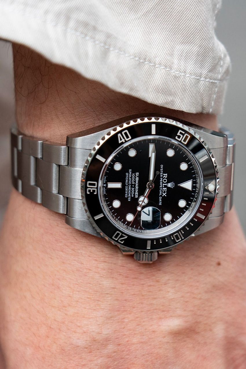 シャツも“季節感”が大切！ 今季は白じゃなく、ニュアンスカラーが大正解？ スナップで考察 - 3枚目の画像