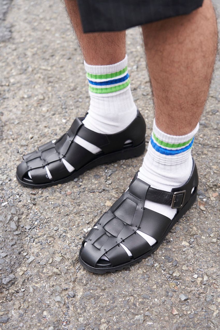 安定の”茶系”アイテムをライトなトーンで。軽快感＆清潔感を一挙にかなえた3名をスナップで - 7枚目の画像