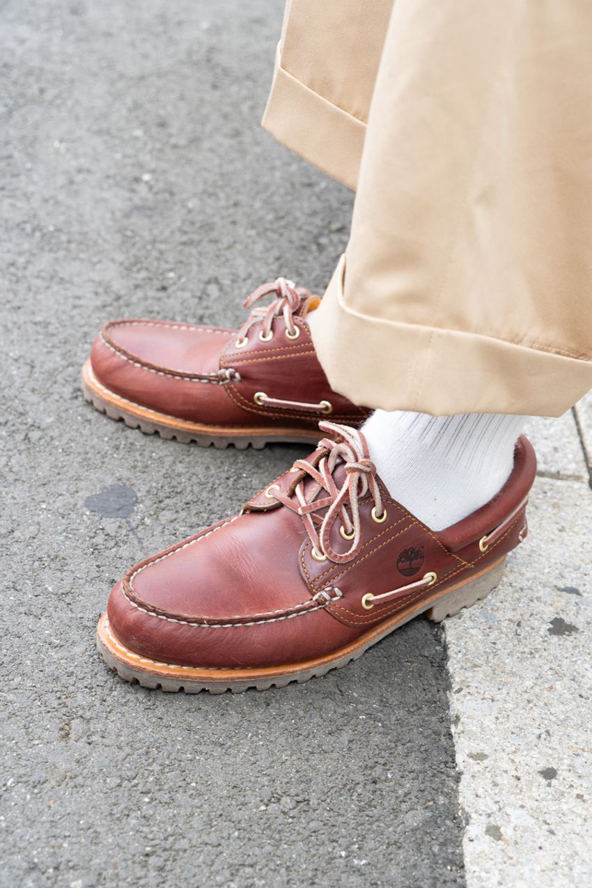 「シャツを羽織り、Tシャツはタックイン」。コーデの巧みなバランス調整術をスナップで！ - 9枚目の画像