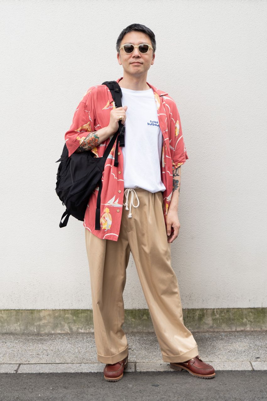 「シャツを羽織り、Tシャツはタックイン」。コーデの巧みなバランス調整術をスナップで！ - 8枚目の画像