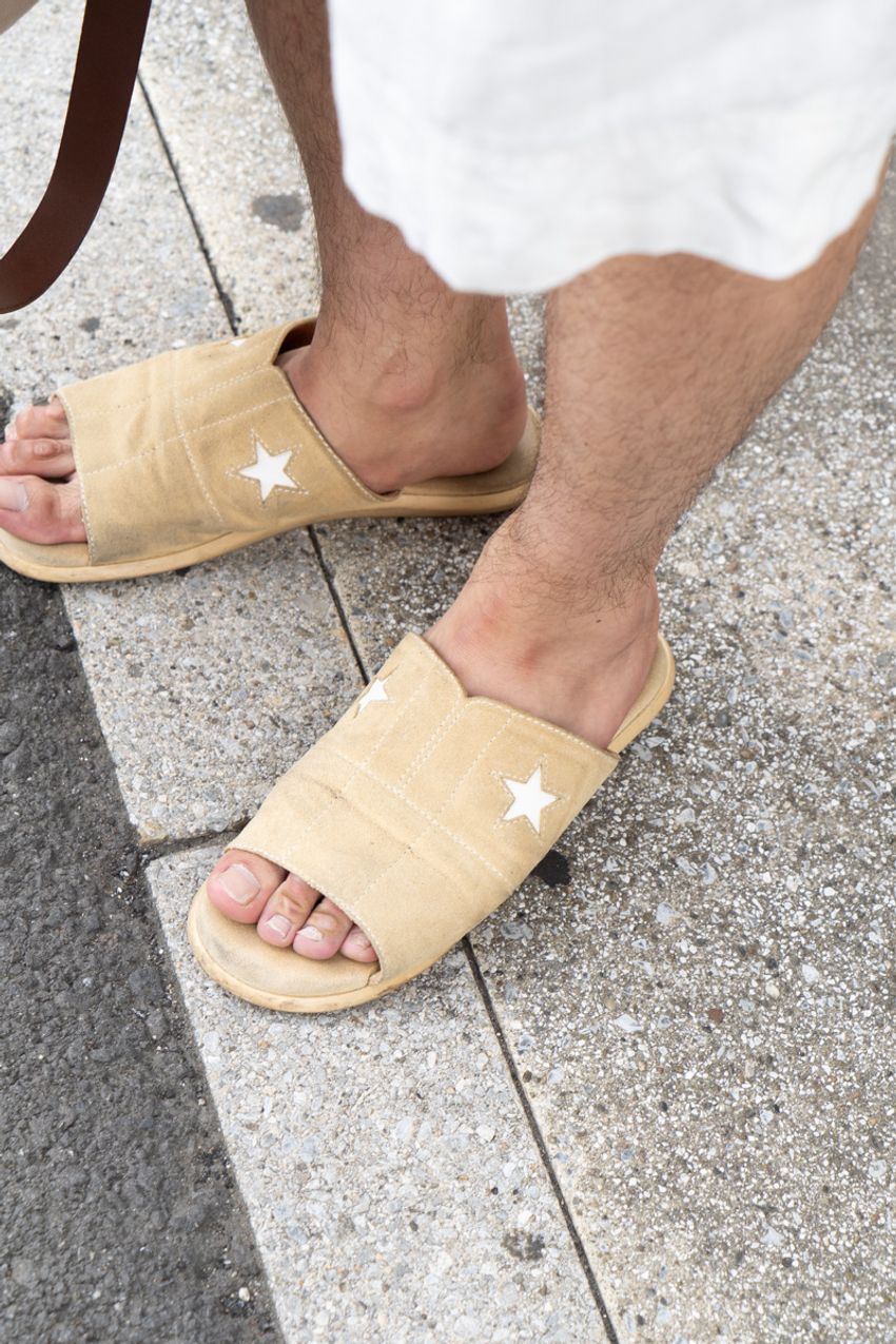 「シャツを羽織り、Tシャツはタックイン」。コーデの巧みなバランス調整術をスナップで！ - 7枚目の画像