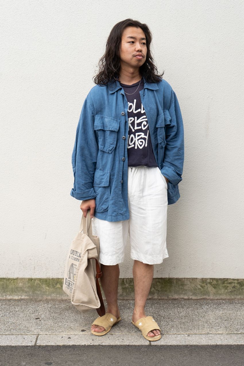 「シャツを羽織り、Tシャツはタックイン」。コーデの巧みなバランス調整術をスナップで！ - 5枚目の画像