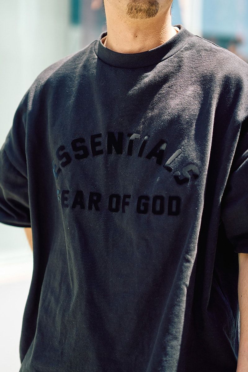 フィアオブゴッドエッセンシャルズのTシャツコーディネート | 250714-1500-52 小原拓也 7枚目の写真